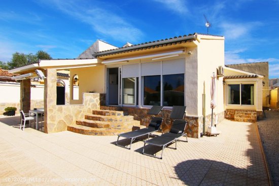 Villa en venta en Orihuela (Alicante)