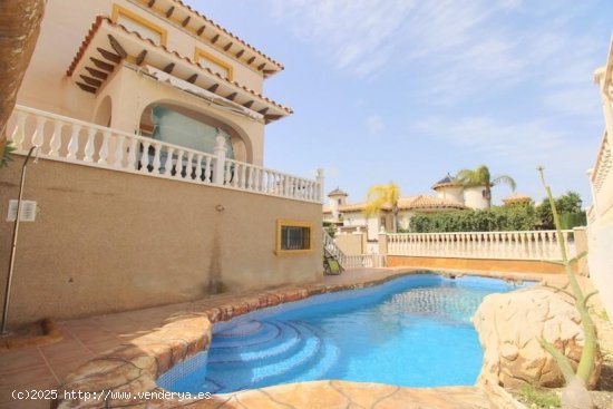 Villa en venta en Orihuela (Alicante)