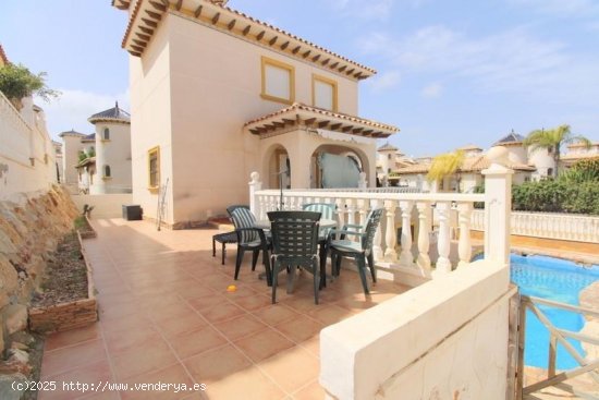 Villa en venta en Orihuela (Alicante)