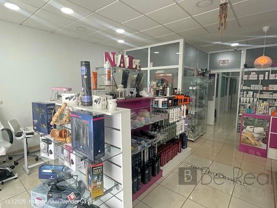 EN VENTA LOCAL + TRASPASO DE NEGOCIO DE CLINICA MEDICO-ESTÉTICA EN CALLE CASABLANCA, TORREMOLINOS (