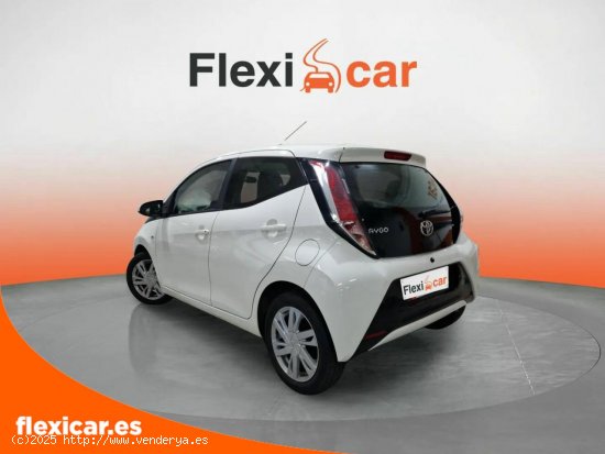 Toyota Aygo 1.0 70 x-cite - Viladecans