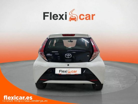 Toyota Aygo 1.0 70 x-cite - Viladecans