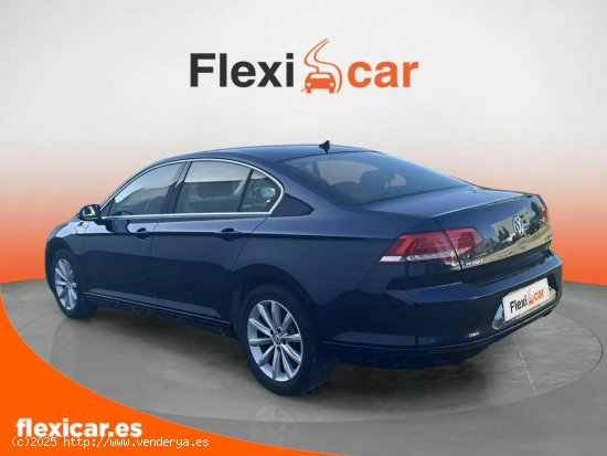 Volkswagen Passat 1.6 TDI 120cv Advance BMT - Jerez de la Frontera