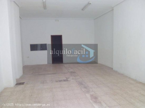 SE VENDE LOCAL EN DOCTOR FERRAN DE 85 METROS POR 70000€