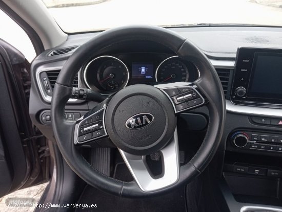 Kia XCeed 1.6 Drive 85kw (115CV) de 2019 con 91.000 Km por 18.500 EUR. en Burgos