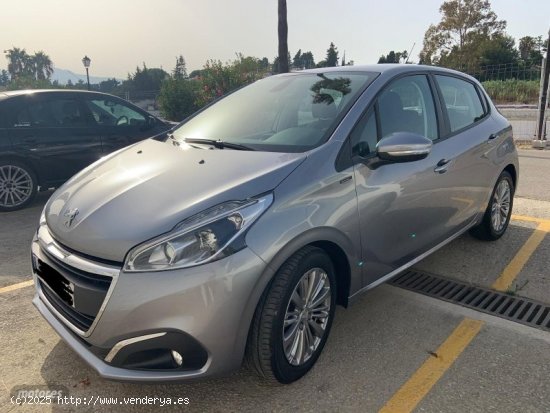 Peugeot 208 Signature de 2019 con 94.000 Km por 9.000 EUR. en Barcelona