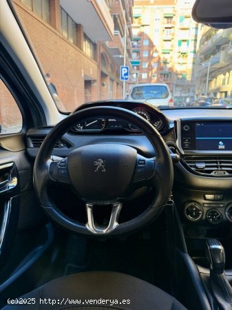 Peugeot 208 Signature de 2019 con 94.000 Km por 9.000 EUR. en Barcelona