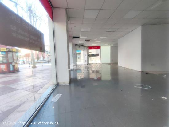 ALQUILER DE LOCAL COMERCIAL EN PLENO CENTRO DE ASPE - ALICANTE