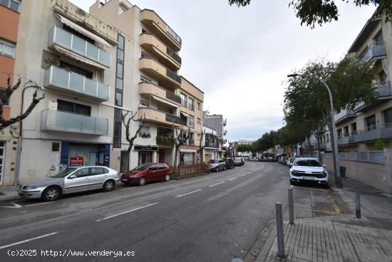 Local comercial en alquiler - BARCELONA