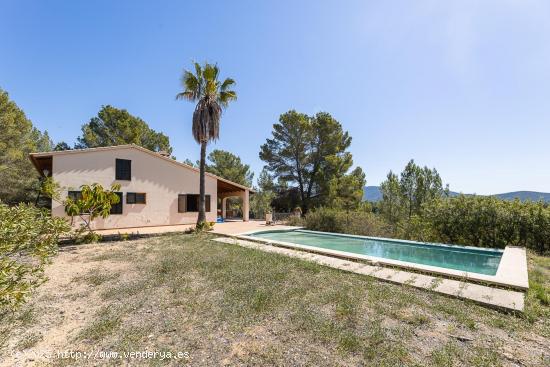 SE VENDE FANTASTICA FINCA RÚSTICA CON 35.000M² DE TERRENO EN CALVIÀ - BALEARES