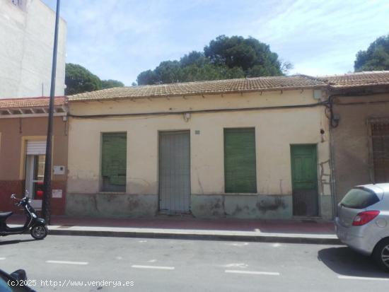  Casa de pueblo con amplio terreno junto al pinar, ideal para nuevo proyecto. - ALICANTE 