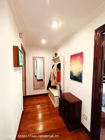 Se Vende bonita vivienda de 3 dormitorios y 2 baños en muy buen estado en Zona Santutxu - VIZCAYA