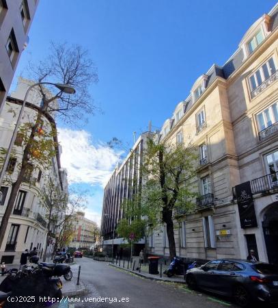 Plaza de garaje para coche pequeño - MADRID