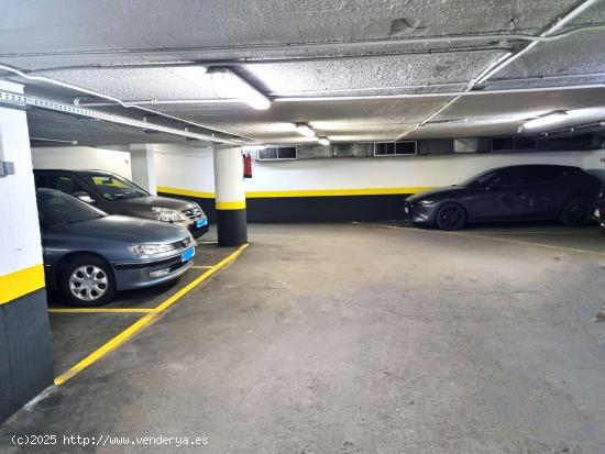 Plaza de garaje para coche pequeño - MADRID