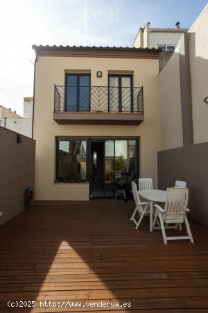  Unifamiliar adosada en venta  en Figueres - Girona 