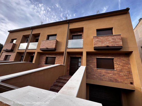  Unifamiliar adosada en venta  en Banyeres del Penedès - Tarragona 