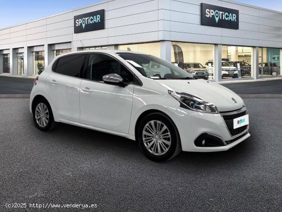 Peugeot 208  5P  1.2L PureTech EAT6 81KW (110CV Allure - FINESTRAT