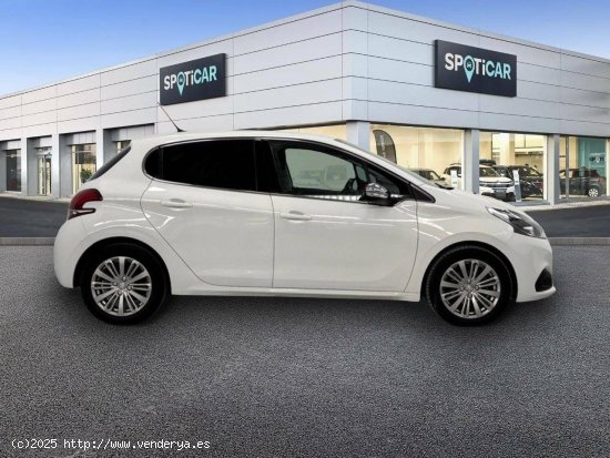 Peugeot 208  5P  1.2L PureTech EAT6 81KW (110CV Allure - FINESTRAT