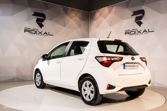 Toyota Yaris 1.5 VVT-I HYBRID GARANTIA OFICIAL - Lugo