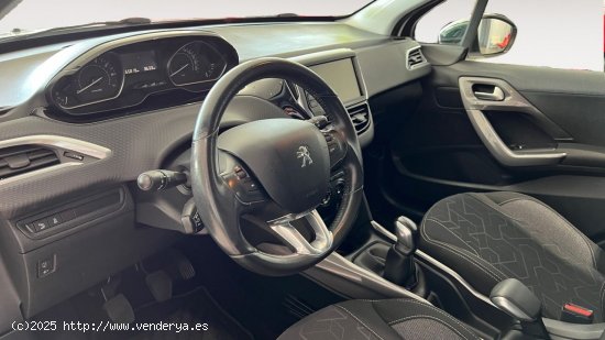 Peugeot 2008 TODOTERRENO 1.2 PURETECH 60KW STYLE 82 5P - Espinardo