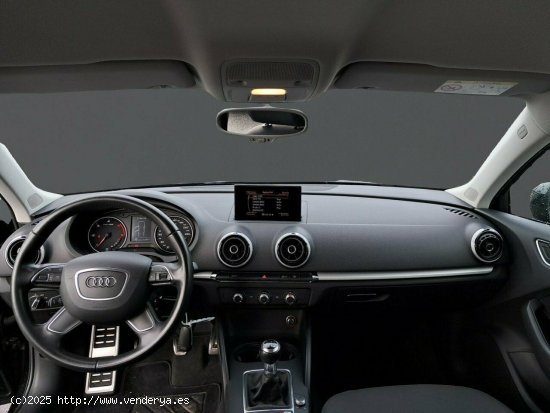 Audi A3 Sportback 1.6 TDI Ultra Attraction - 