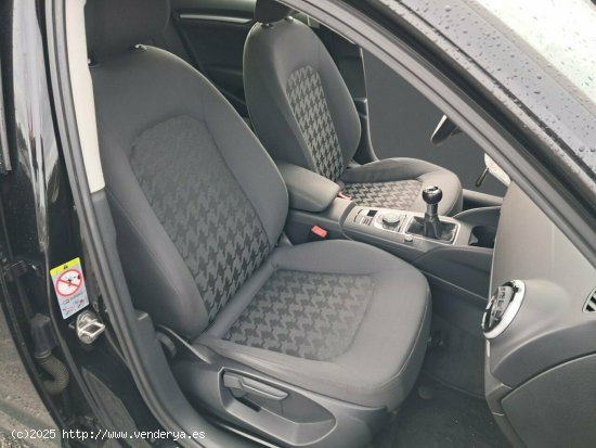 Audi A3 Sportback 1.6 TDI Ultra Attraction - 