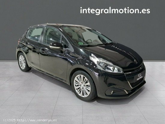 Peugeot 208 5P Signature 1.2L PureTech 60KW (82CV) - 