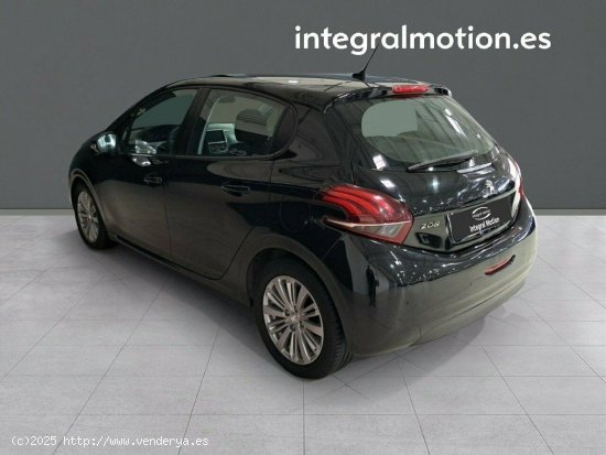 Peugeot 208 5P Signature 1.2L PureTech 60KW (82CV) - 