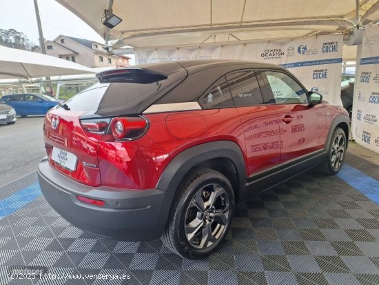 Mazda MX-30 EV 143CV MAKOTO MODERN CONFIDENCE 5P de 2023 con 13.100 Km por 23.900 EUR. en Pontevedra