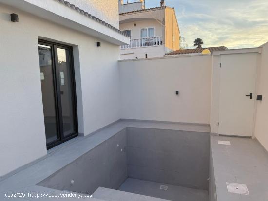  LA REGIA BUNGALOW BAJO 3 HABS PISCINA PRIVADA 210.000€ - ALICANTE 