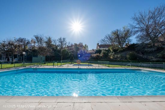 Unifamiliar con jardín privado en Urb. Fuente de la Junquera - ZARAGOZA