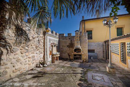 casa de pueblo con dos viviendas en Castrillo de Duero zona de Peñafiel.Valladolid - VALLADOLID