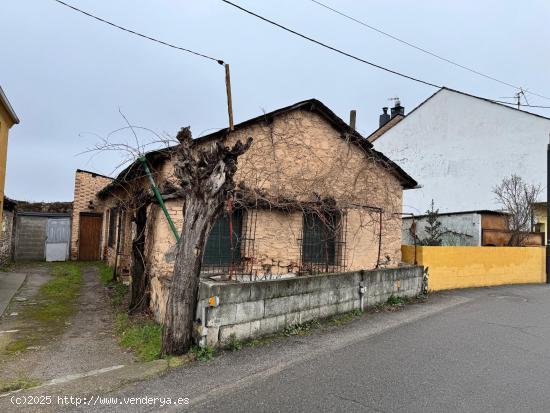 VENTA: Casa en Campo - LEON