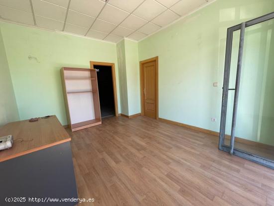 Alquiler de local comercial semireformado 500€ - LEON