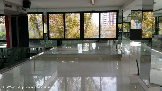 REF: 05729. AMPLIO LOCAL COMERCIAL EN ALQUILER EN ZONA CAMPANAR. - VALENCIA