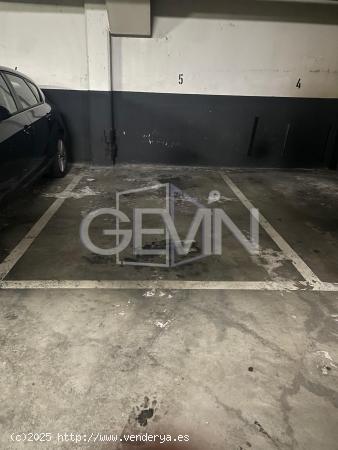 Plaza de parking en venta en Santa Perpetua de Mogoda - BARCELONA