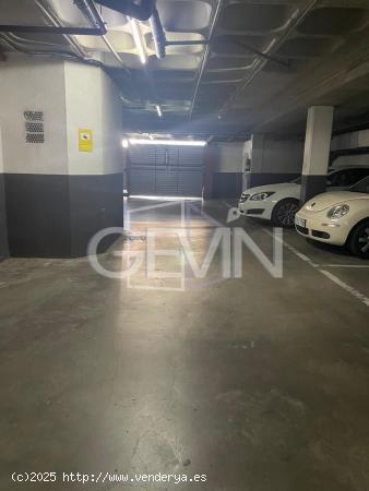 Plaza de parking en venta en Santa Perpetua de Mogoda - BARCELONA