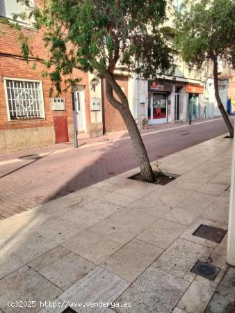  Gran local de alquiler en pleno centro de Gavà - BARCELONA 