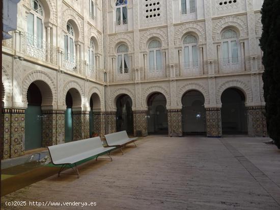 PISO DE 4 DORMITORIOS Y 3 BAÑOS CON 2 PLAZAS DE GARAJE EN EL MISMO EDIFICIO EN CENTRO DE CARTAGENA 