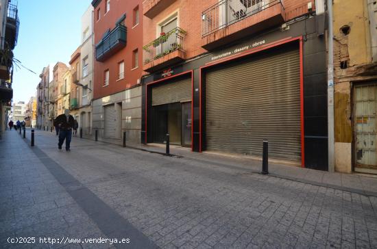 Local comercial de 305 m2, con almacén y altillo. - TARRAGONA