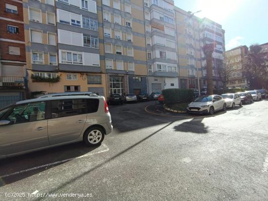 LOCAL COMERCIAL O ALMACEN  EN PLENO CENTRO DE TORRELAVEGA - CANTABRIA