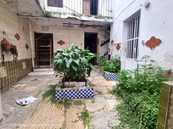  Planta baja para reformar en el Casco Antiguo - BADAJOZ 