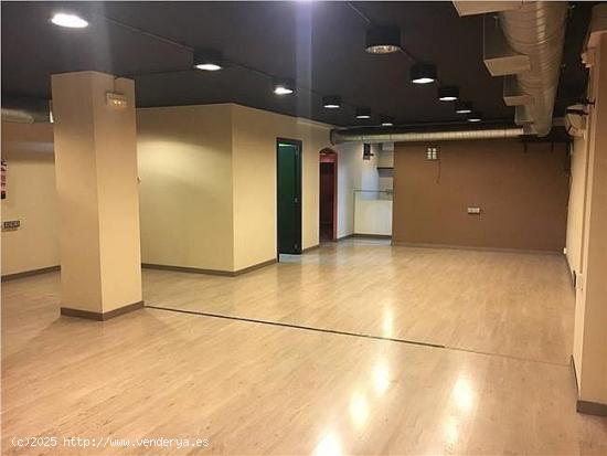 SALON COMERCIAL CALLE VALLÉS -SANT CUGAT - BARCELONA