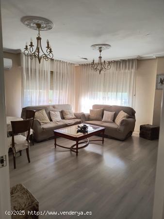  ALQUILER DE VIVIENDA DE 4 DORMITORIOS ZONA ALTOZANO CON PLAZA DE GARAJE OPCIONAL - ALICANTE 