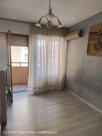 ALQUILER DE VIVIENDA DE 4 DORMITORIOS ZONA ALTOZANO CON PLAZA DE GARAJE OPCIONAL - ALICANTE