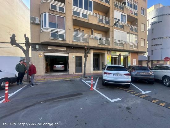  SE ALQUILA LOCAL COMERCIAL DE 80 MTS2 - ALICANTE 