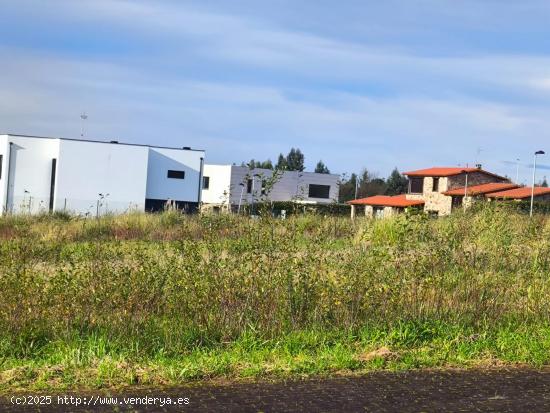 Magnífico terreno urbanizable de 877 metros en Miño, A Coruña - A CORUÑA