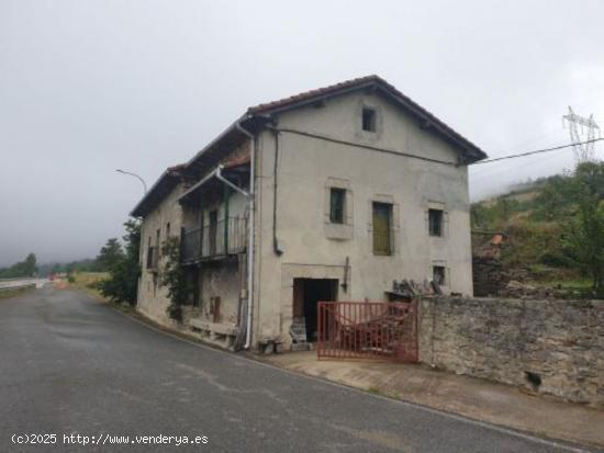  CASA CON 10000M2  DE TERRENO - BURGOS 