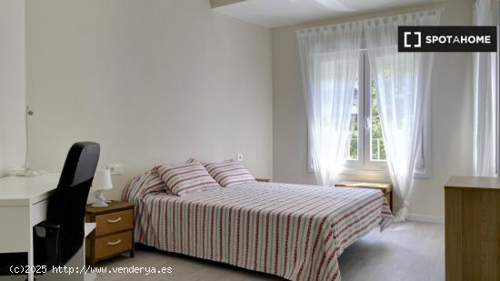 Habitación en piso compartido en Zaragoza - ZARAGOZA