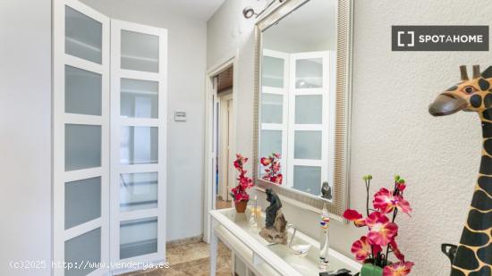 Precioso piso con espectacular terraza privada en zona céntrica de Barcelona - BARCELONA